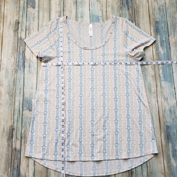 LulaRoe Stars Top. - Picture 3 of 8